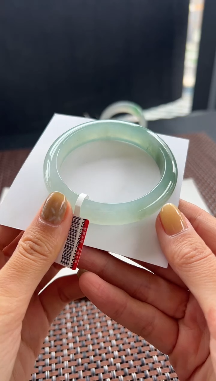 【闪购商品】翡翠手镯未镶嵌47号56.6*12.6*8.1