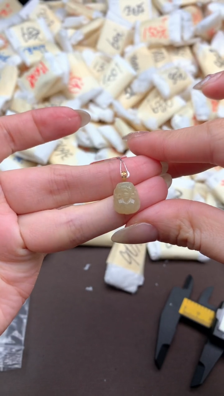 【闪购商品】翡翠挂件18K金镶嵌一