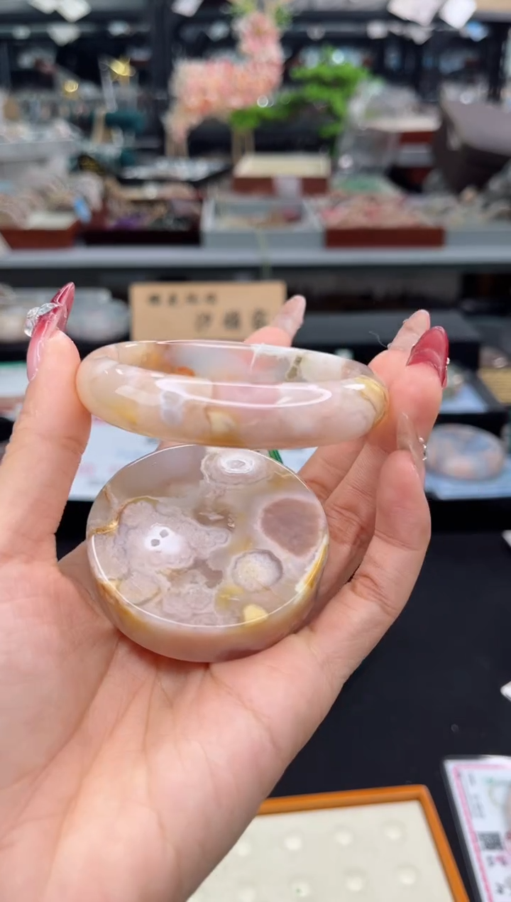 【闪购商品】石英质玉手镯未镶嵌56圈口（赠品镯心）6443042