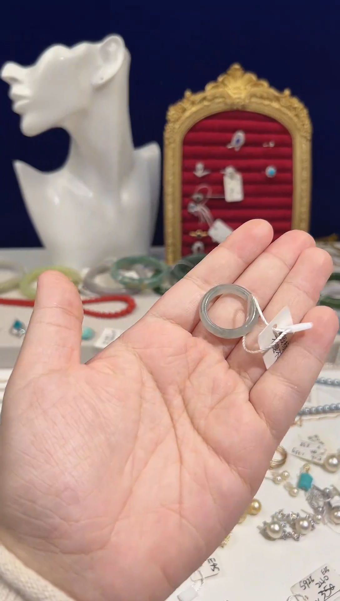 未镶嵌戒指翡翠摇**姚精美时尚翡翠戒指