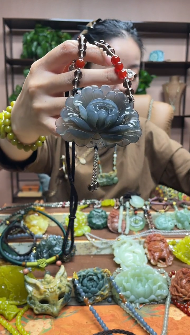 未镶嵌岫玉吊坠·