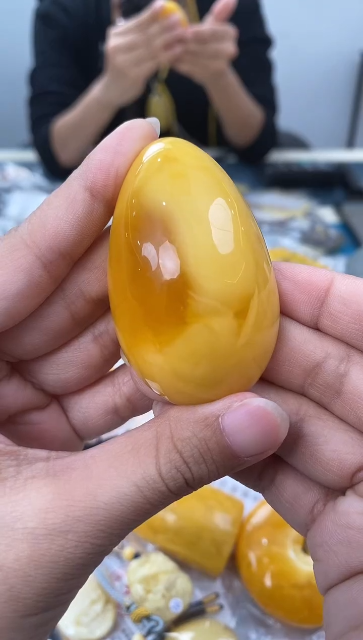 【闪购商品】琥珀裸石未镶嵌 天然琥珀蜜蜡水滴