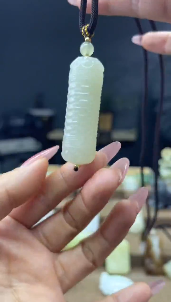 颈饰未镶嵌和田玉1