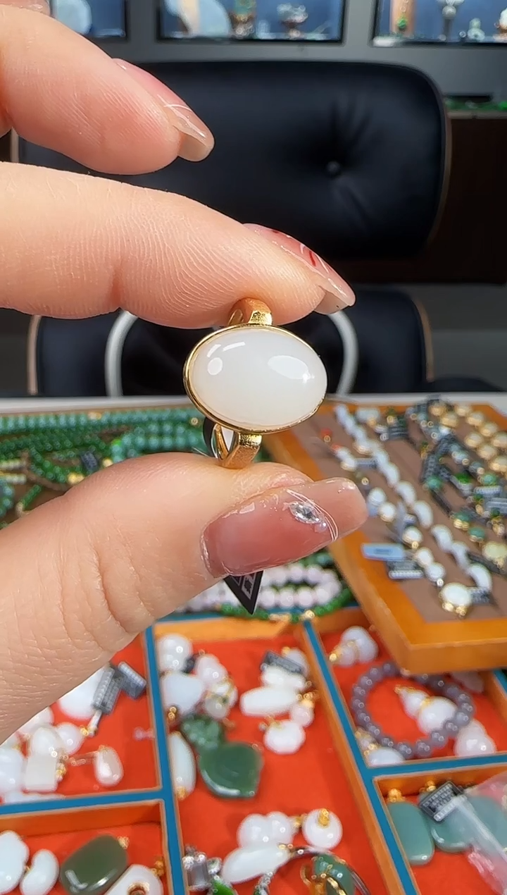 银S925镶嵌戒指和田玉1