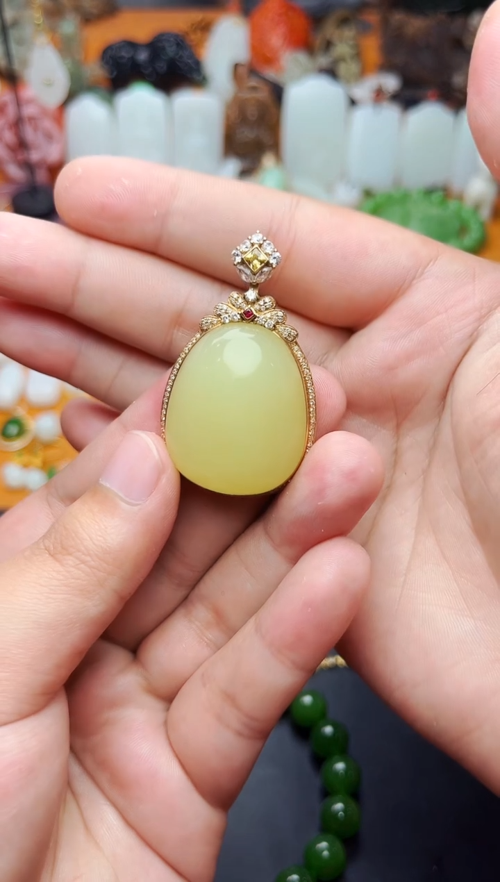 【闪购商品】和田玉颈饰18K金镶嵌吊坠01