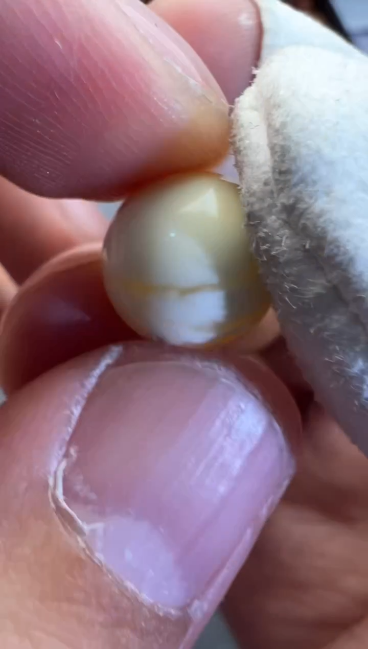 【闪购商品】琥珀裸石未镶嵌蜜蜡珠子1