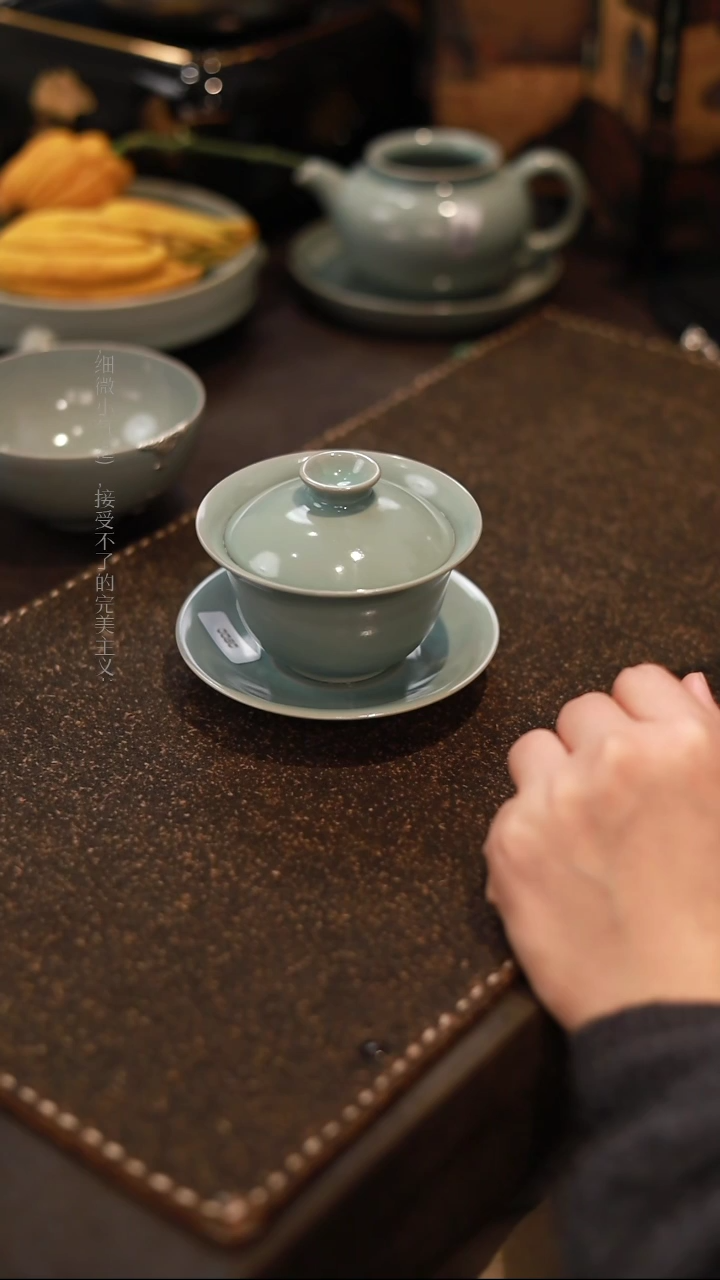 【闪购商品】杯0080微瑕张公巷天青仿古三才盖碗