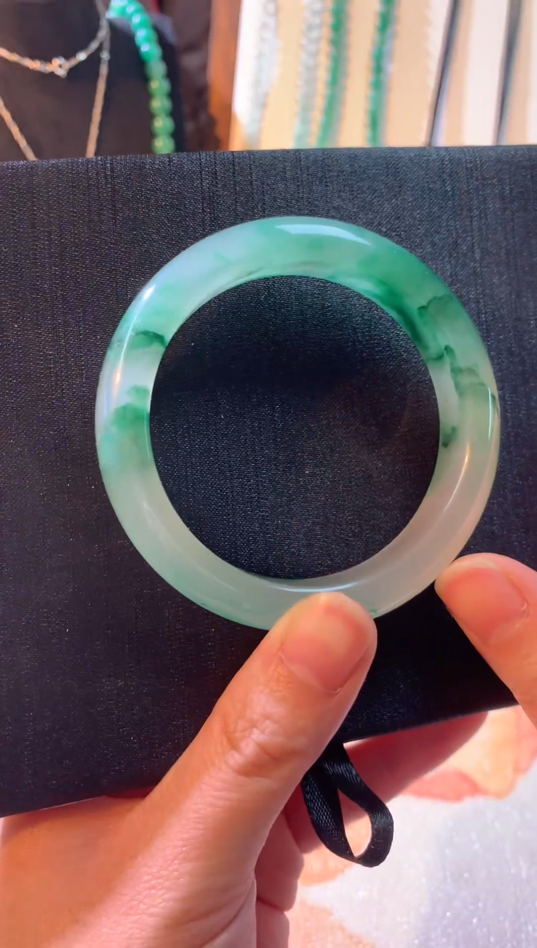 未镶嵌手镯石英质玉（非洲翠）56-57手镯