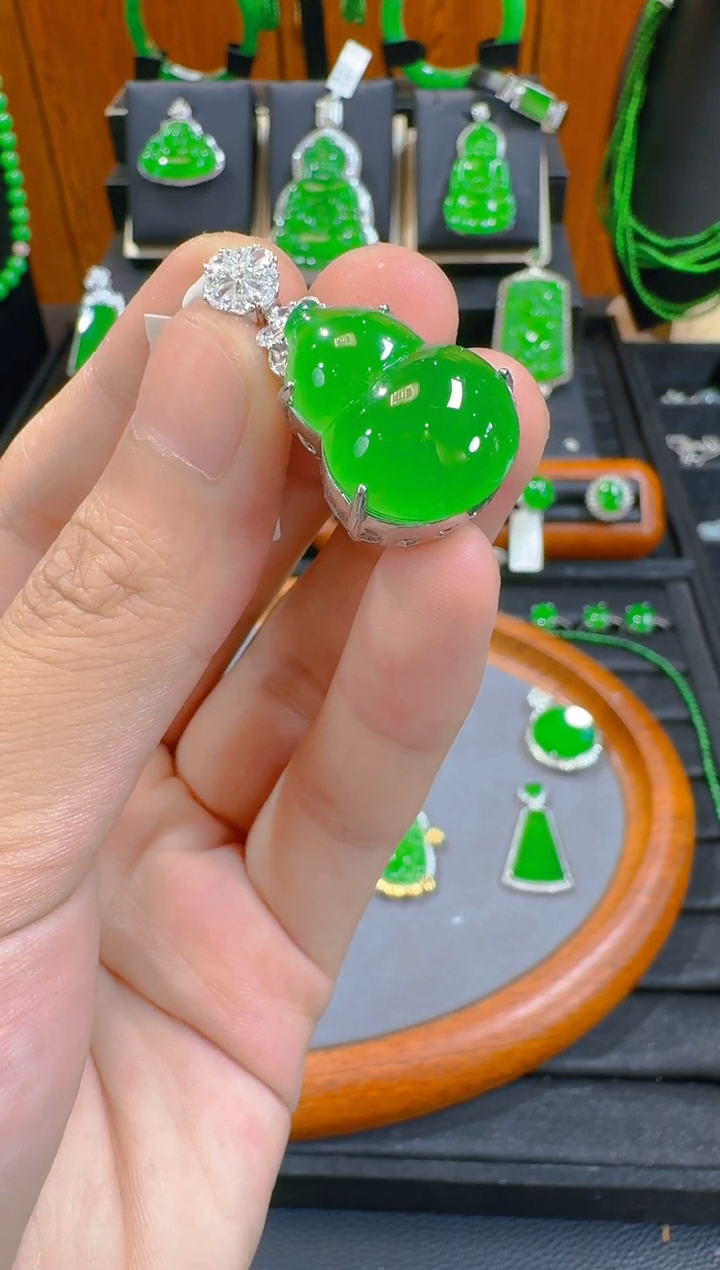 翡翠银S925镶嵌吊坠(赠链)天然A货翡翠