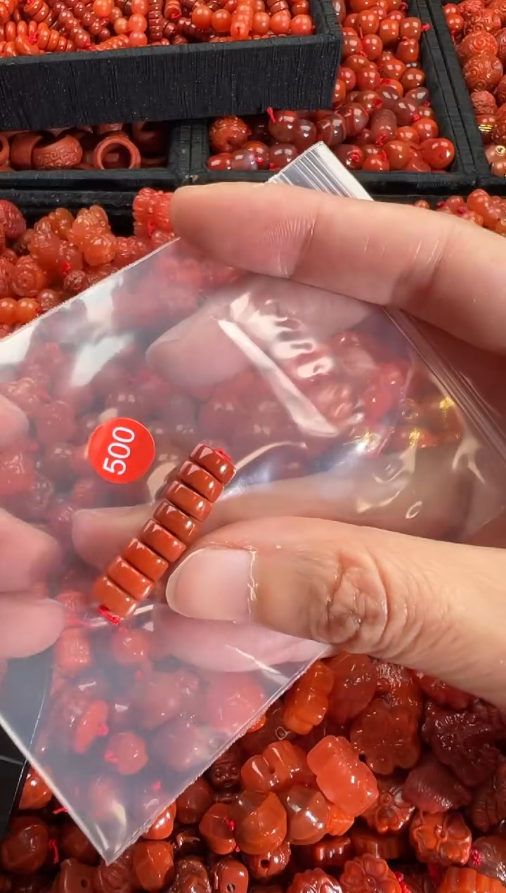 【闪购商品】南红玛瑙颈饰未镶嵌1