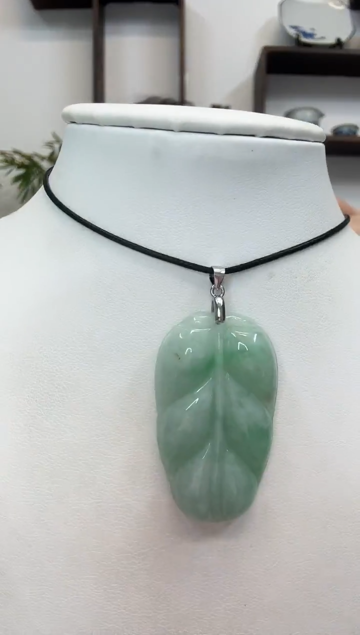 颈饰银S925镶嵌翡翠叶子