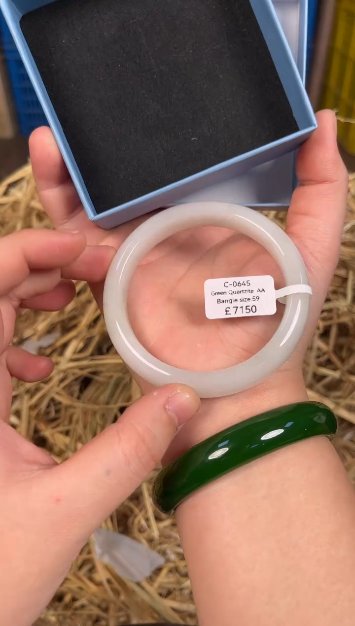 未镶嵌手镯石英质玉C0645