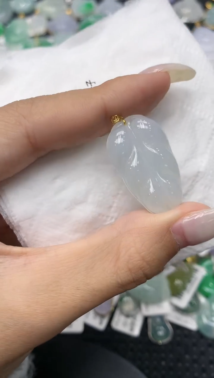 颈饰18K金镶嵌翡翠11111111111