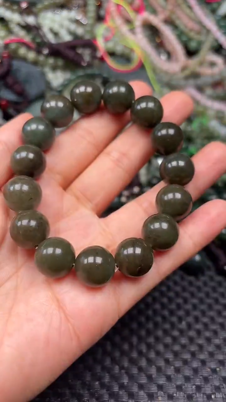 和田玉未镶嵌颈饰1