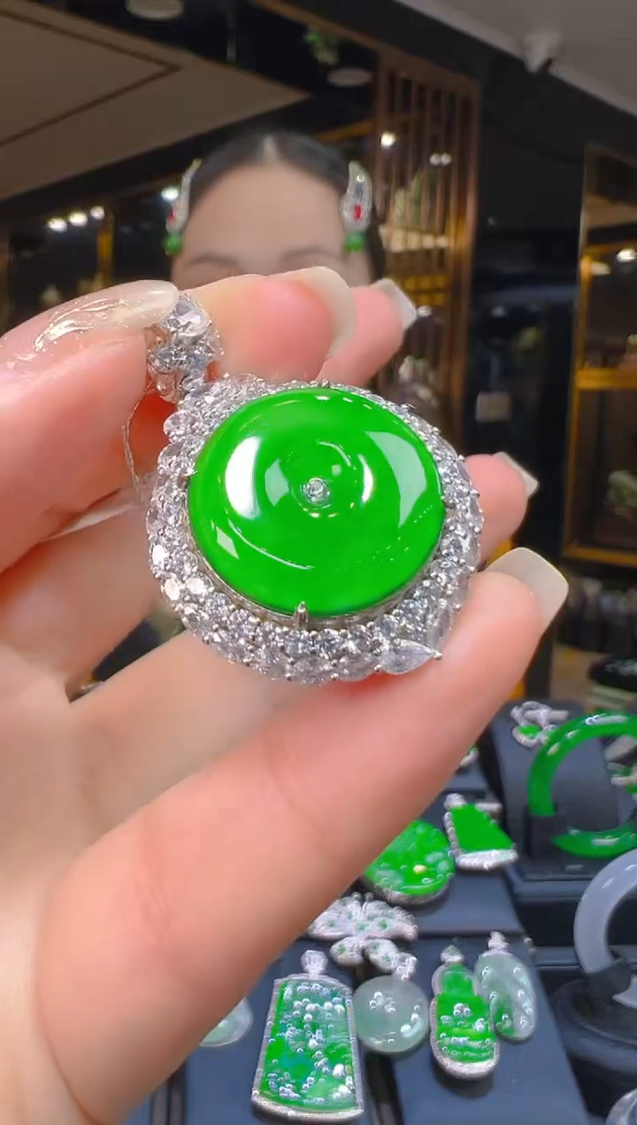 吊坠(赠链)银S925镶嵌翡翠083（多样性发其一）