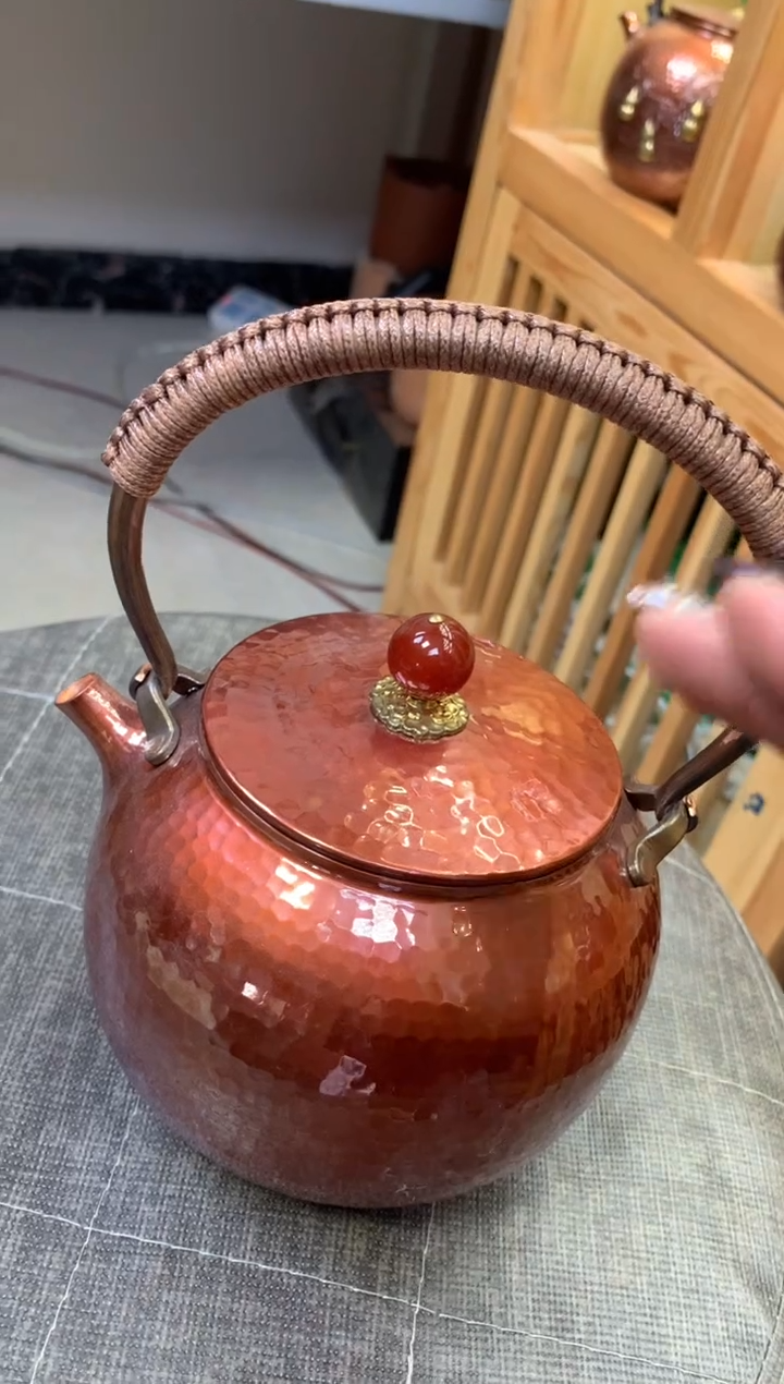 微瑕紫铜烤色捶纹提梁壶