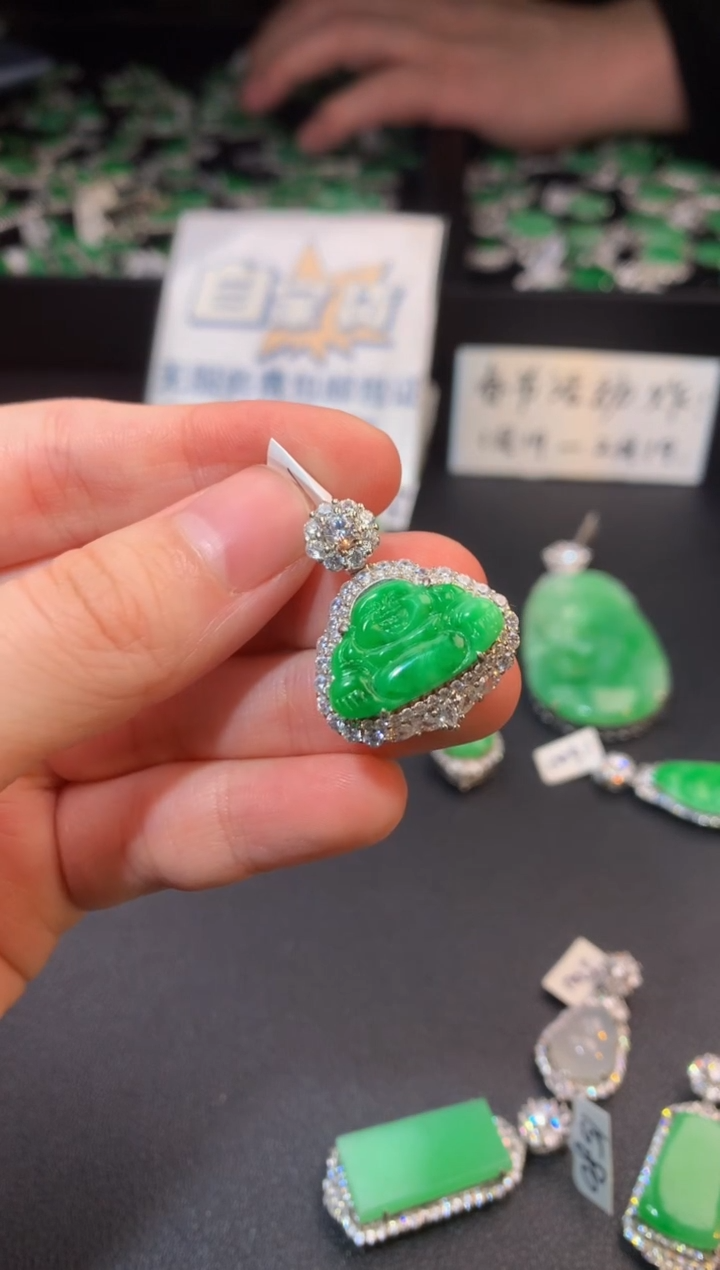 【闪购商品】翡翠颈饰银S925镶嵌翡翠