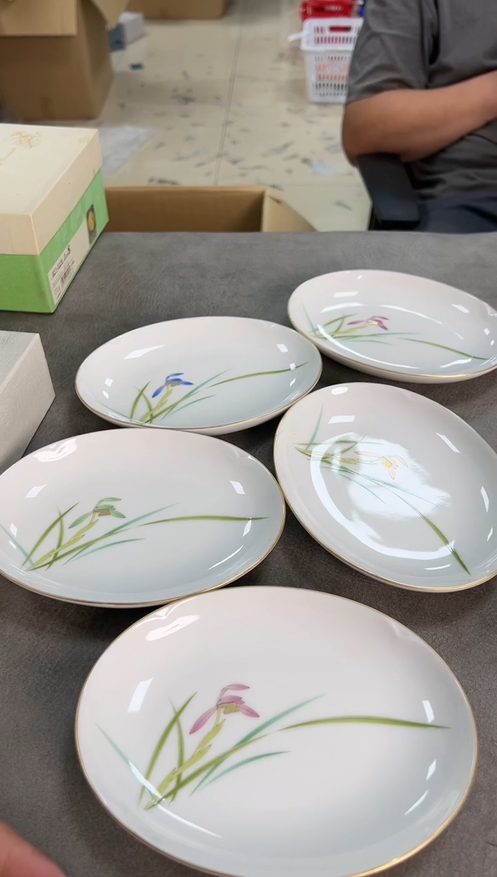瓷片香兰 皮小桃瓷器瓷器瓷器瓷器