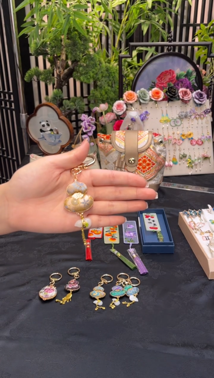 织绣D*n非遗苏绣手工饰品