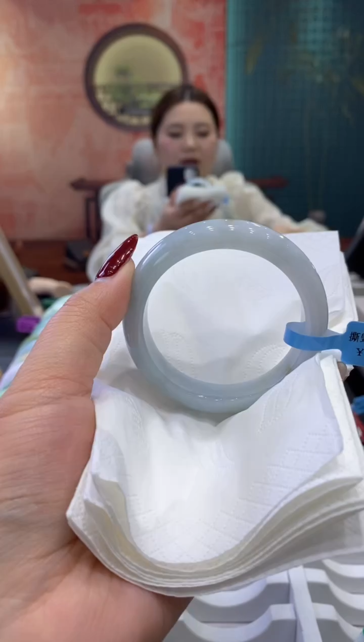 【闪购商品】翡翠手镯未镶嵌多人0010967