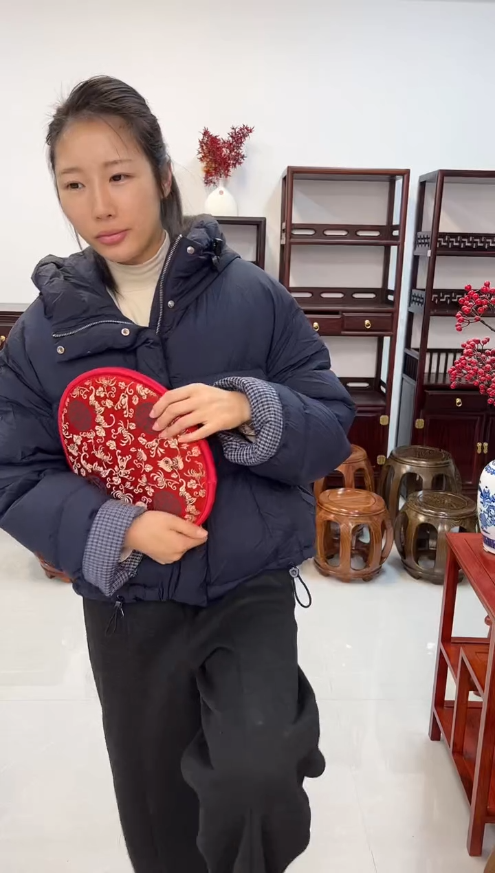 花梨木类家具?*❤圆坐垫2个