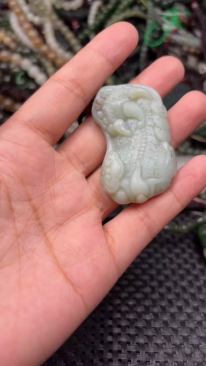颈饰未镶嵌和田玉1