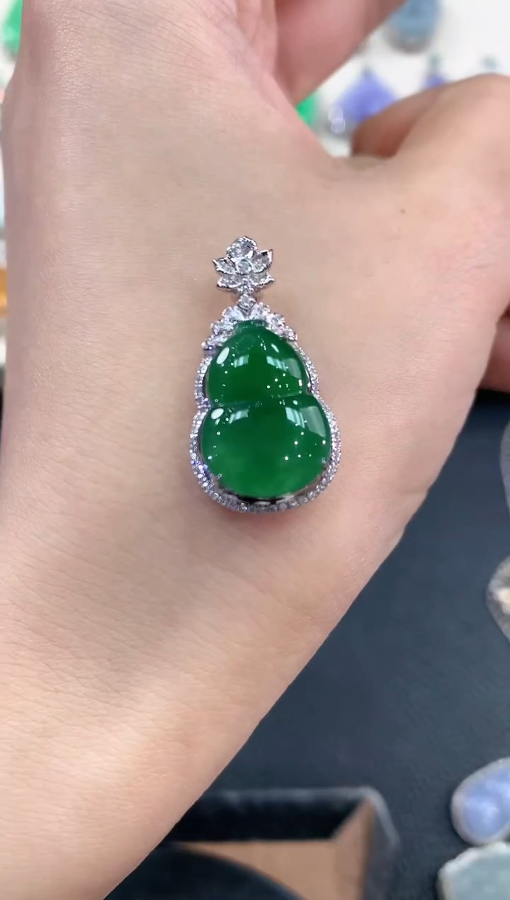 【闪购商品】翡翠吊坠(不含链)18K金镶嵌B100  