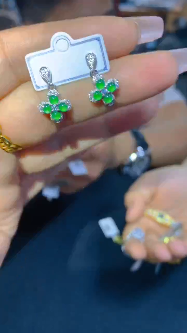 【闪购商品】翡翠耳饰未镶嵌0564929786多样性发其一