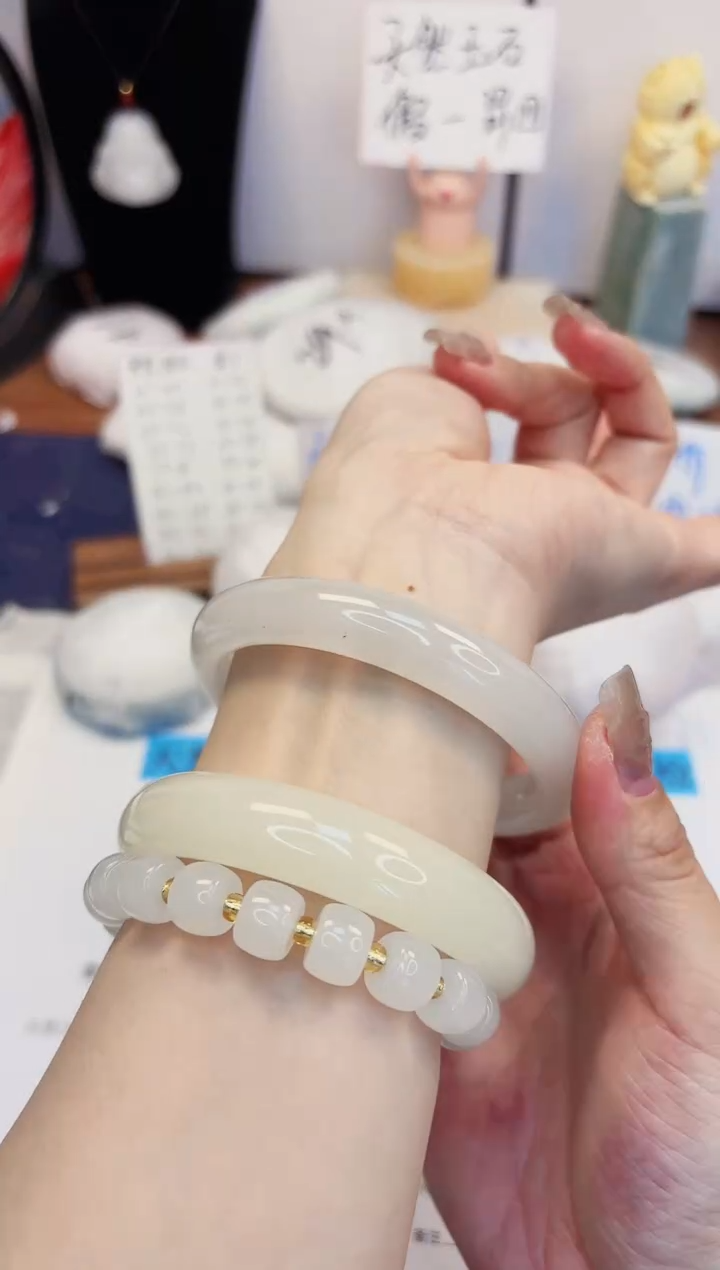 【闪购商品】石英质玉手镯未镶嵌416-天山翠-圈口60