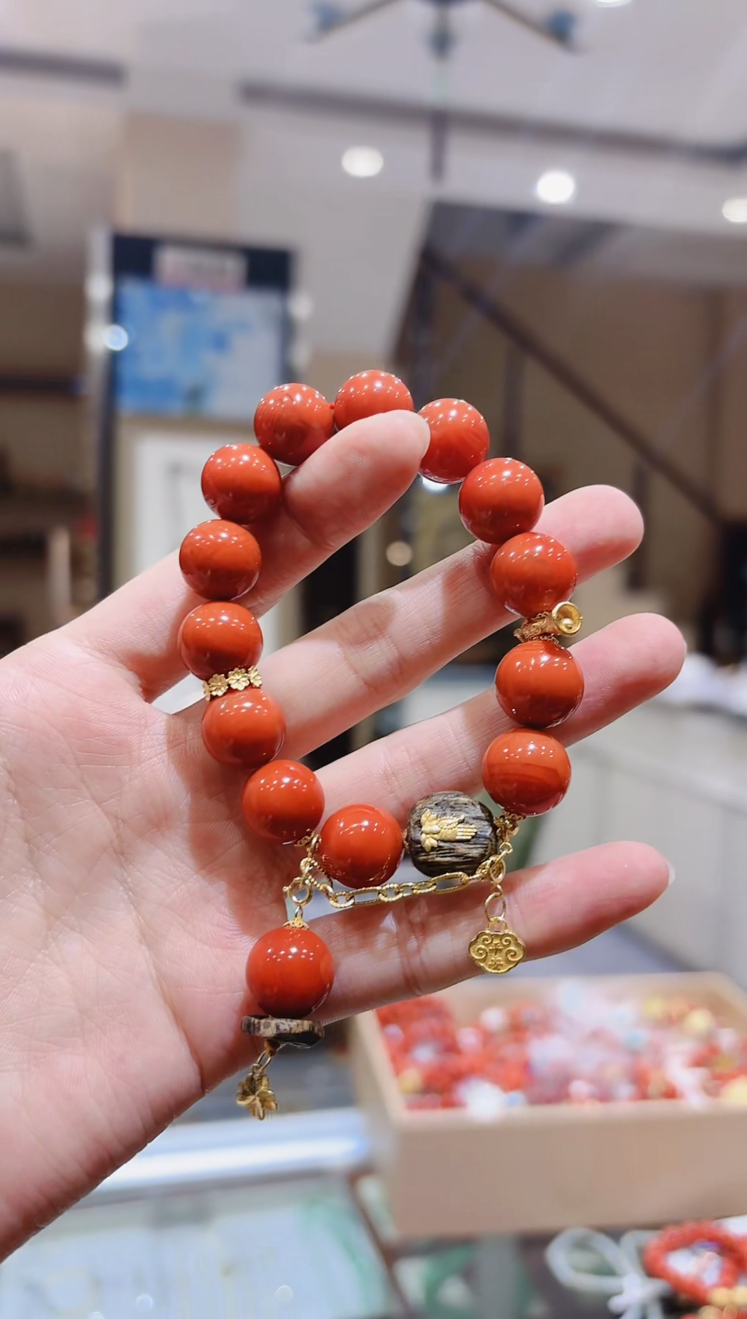 【闪购商品】南红玛瑙手串18K金镶嵌如意锁链条单珠提溜南红手串
