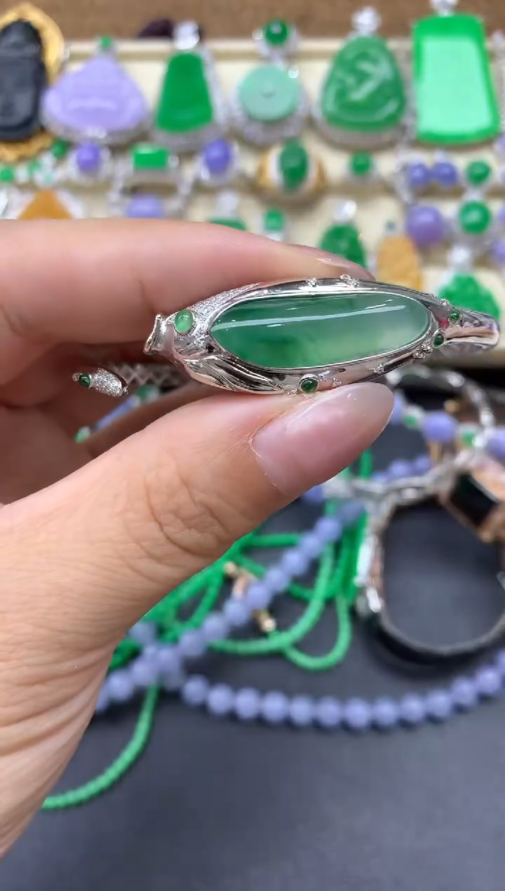 【闪购商品】翡翠手镯18K金镶嵌308-中国好珍宝