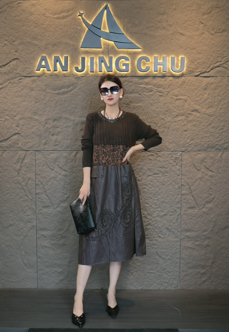 311  AN JING  CHU秋冬时尚圆领豹纹针织大码长袖宽松拼接连衣裙
