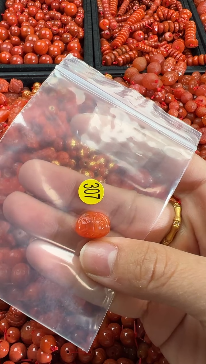 【闪购商品】南红玛瑙颈饰未镶嵌1