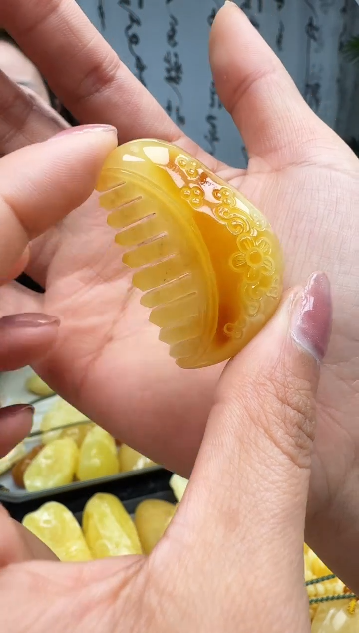 【闪购商品】琥珀裸石未镶嵌挂坠