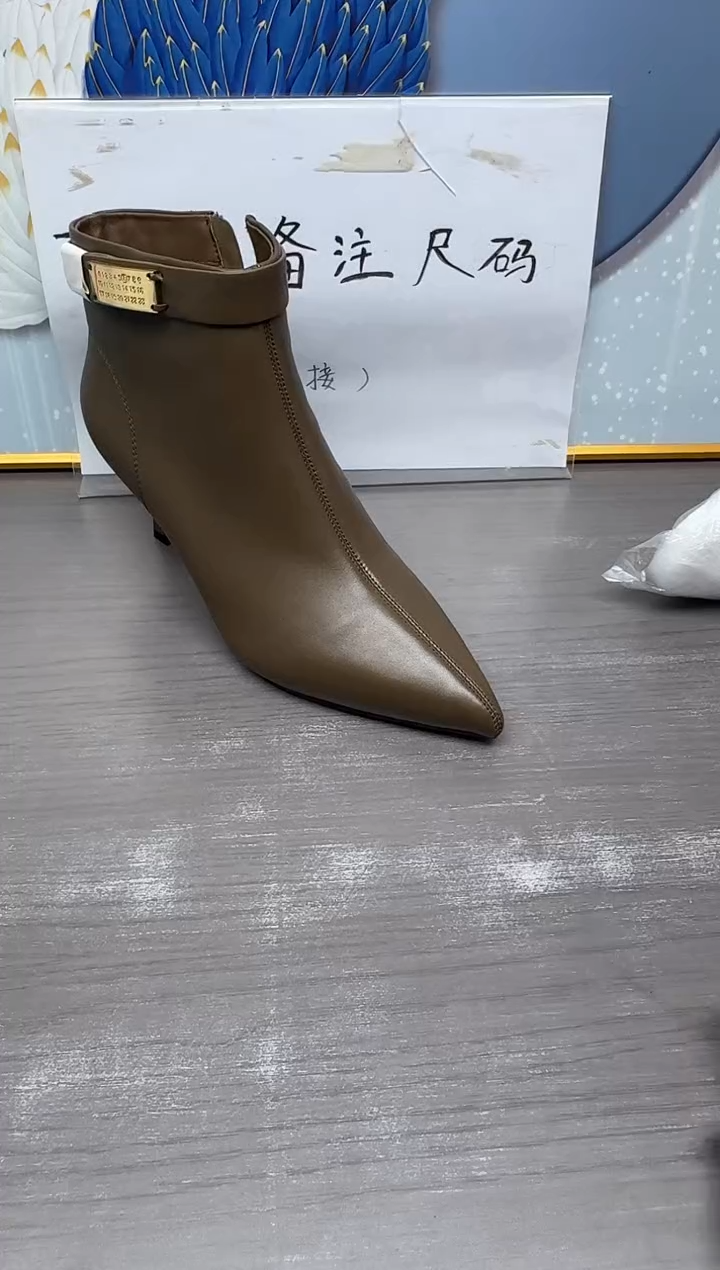 38.39码羊皮靴子
