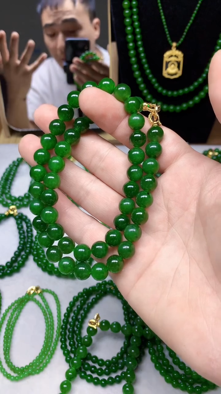 和田玉（碧玉）未镶嵌项链卡10的菠菜绿