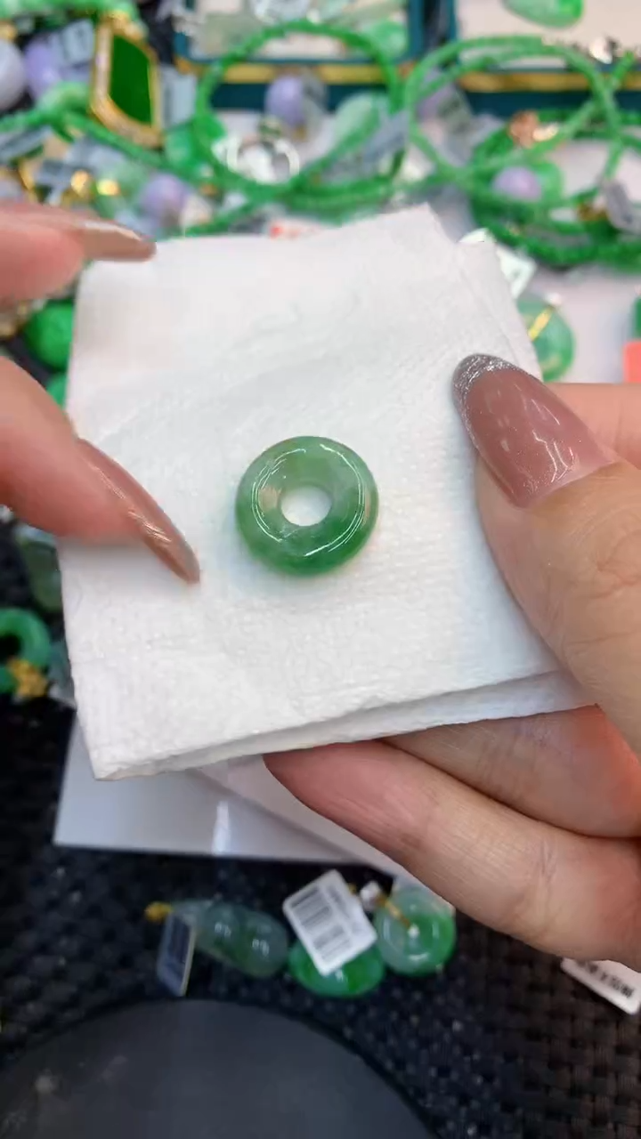 颈饰未镶嵌翡翠1