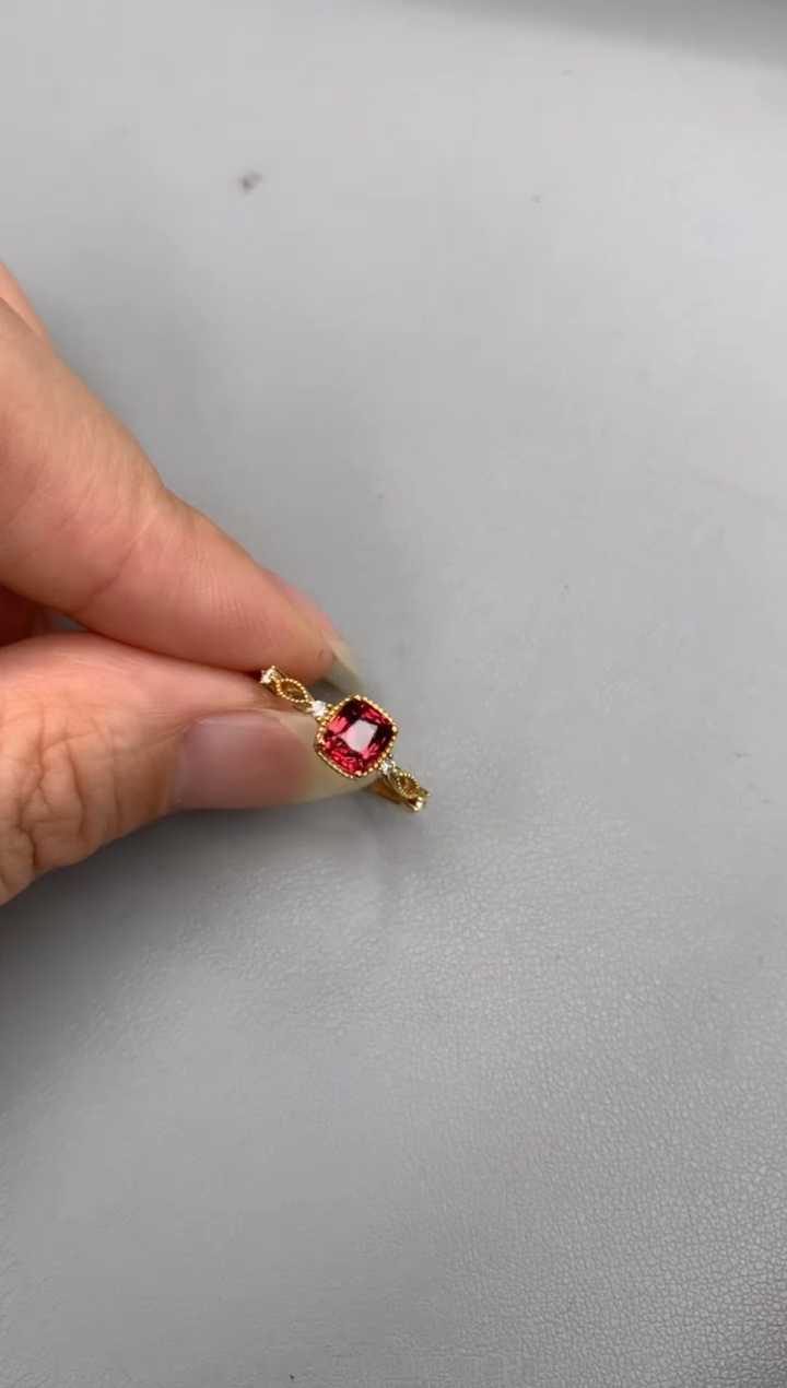 【闪购商品】尖晶石戒指18K金镶嵌80分