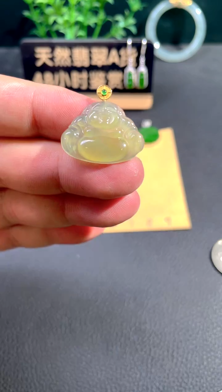 颈饰18K金镶嵌翡翠翡翠