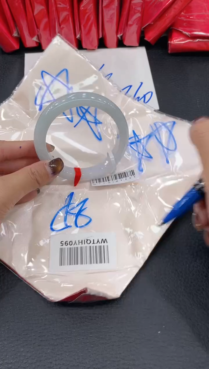 【闪购商品】翡翠手镯未镶嵌手镯