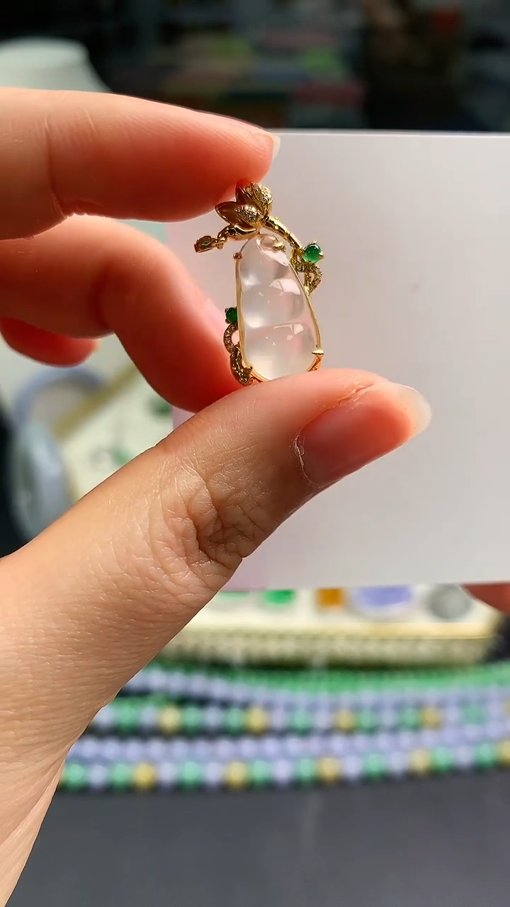 【闪购商品】翡翠颈饰18K金镶嵌翡翠豆子|不退不换