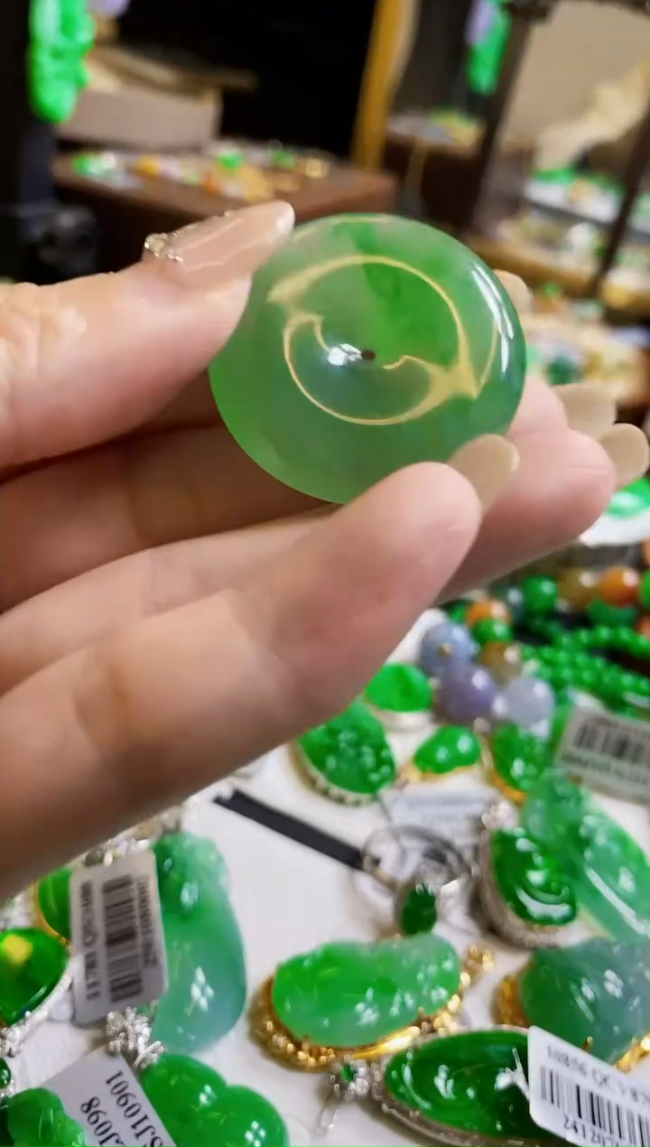 【闪购商品】定制翡翠未镶嵌扣