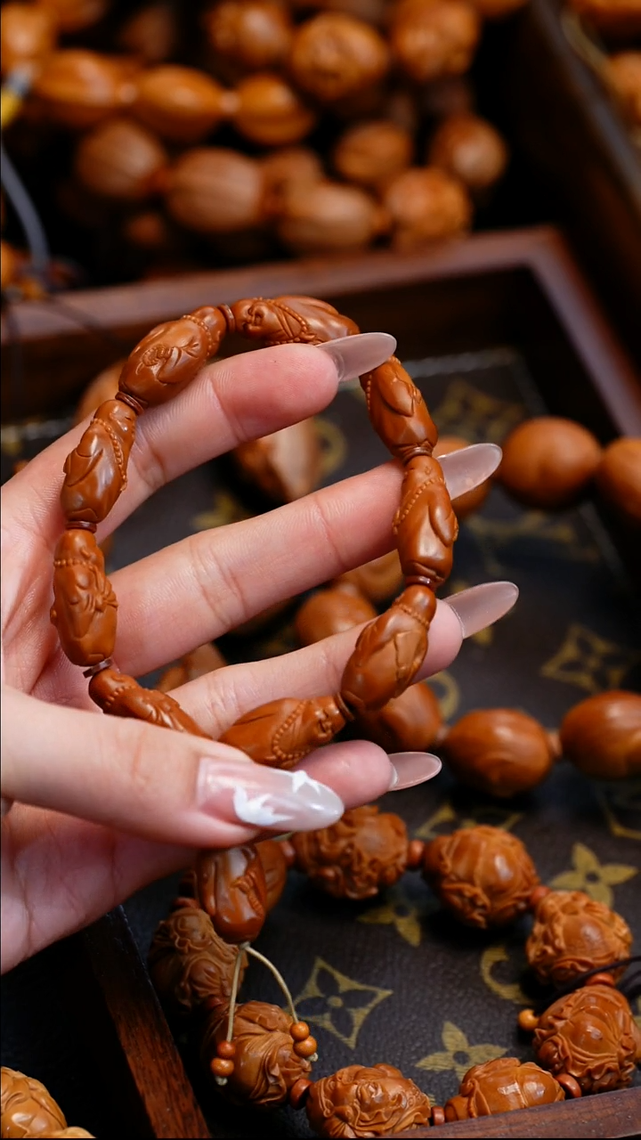 【闪购商品】橄榄核吊坠苏工橄榄核