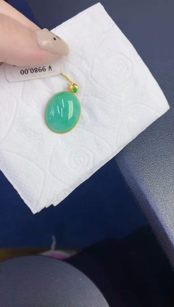 颈饰18K金镶嵌翡翠缅甸天然翡翠A货