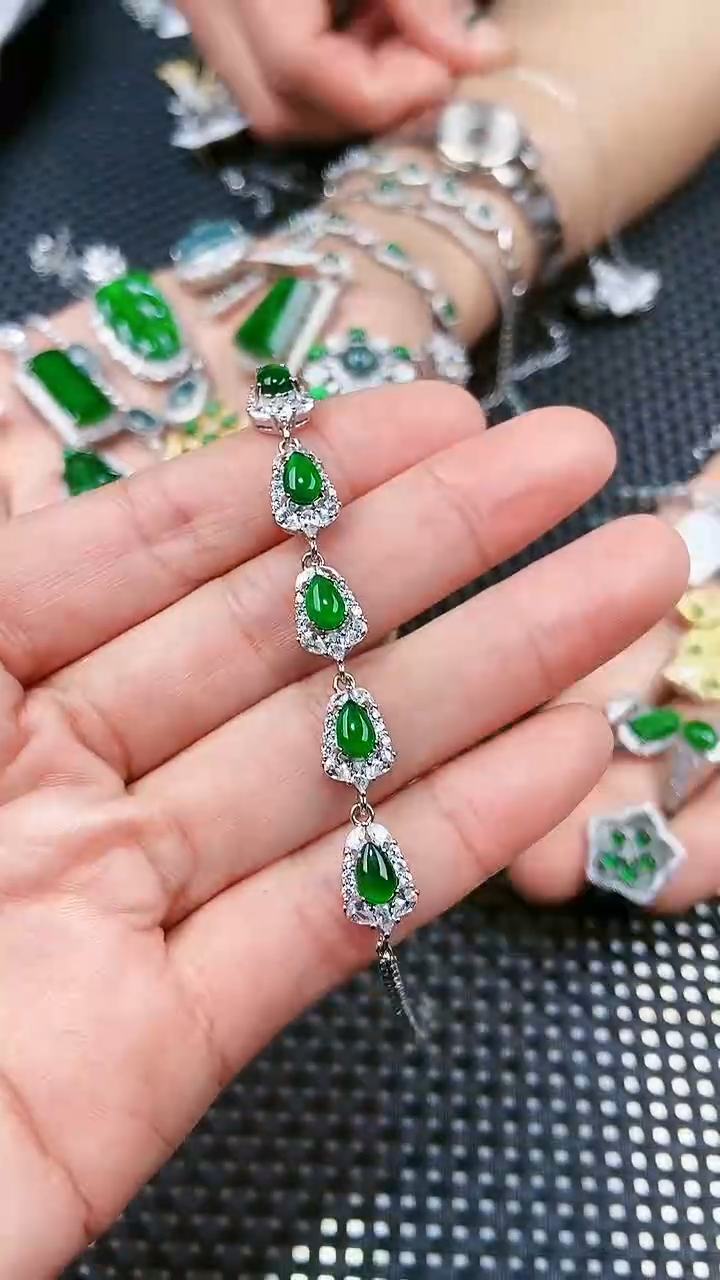 【闪购商品】翡翠手链未镶嵌11111111
