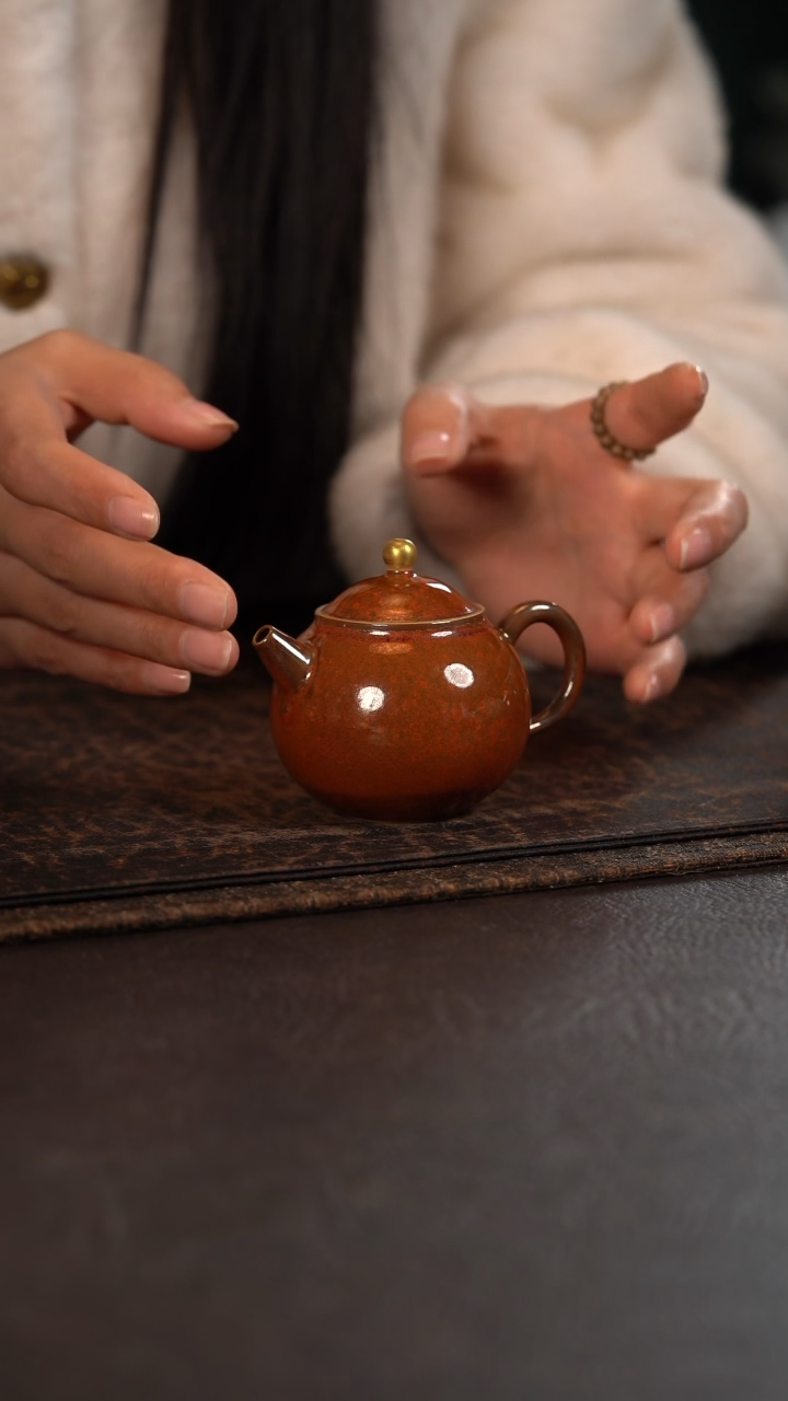 【闪购商品】杯聚澜堂红金花釉小球球壶描金