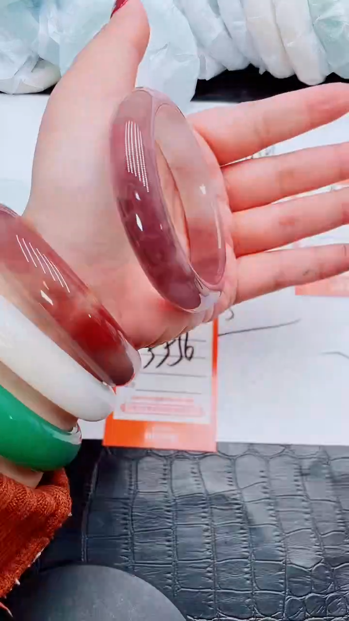 【闪购商品】石英质玉手镯未镶嵌R109-55-56