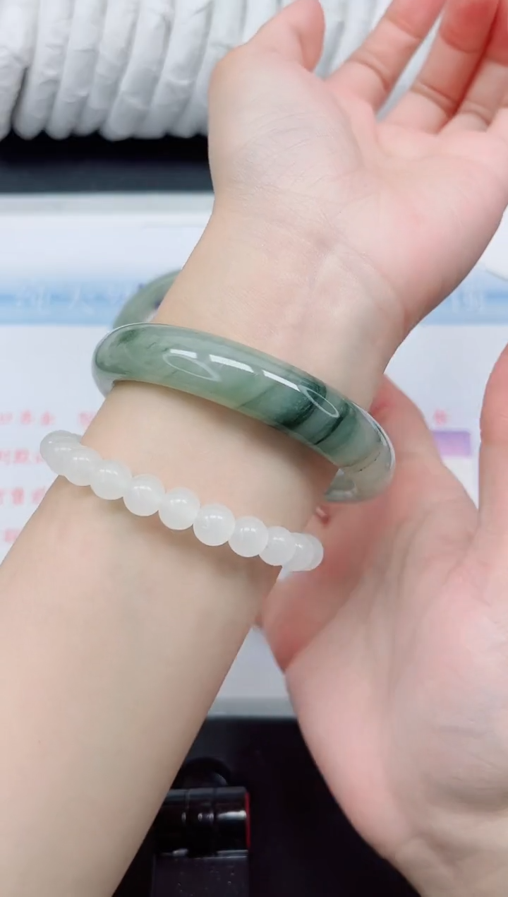 【闪购商品】石英质玉手镯未镶嵌200#60