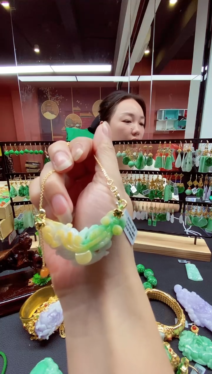 翡翠未镶嵌颈饰翡翠吊坠