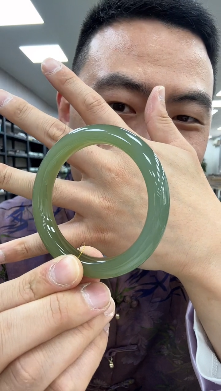 【闪购商品】和田玉手镯未镶嵌56  144